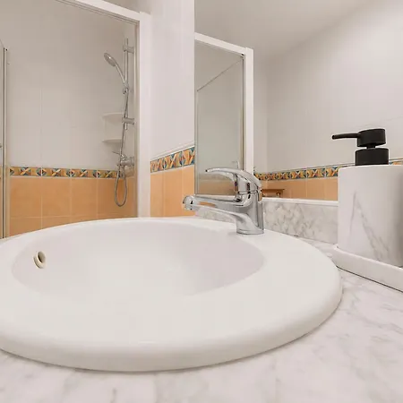 Grand Climatise T3 & Parking Prive Apartment *