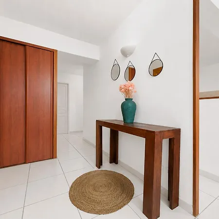 Grand Climatise T3 & Parking Prive Apartment *